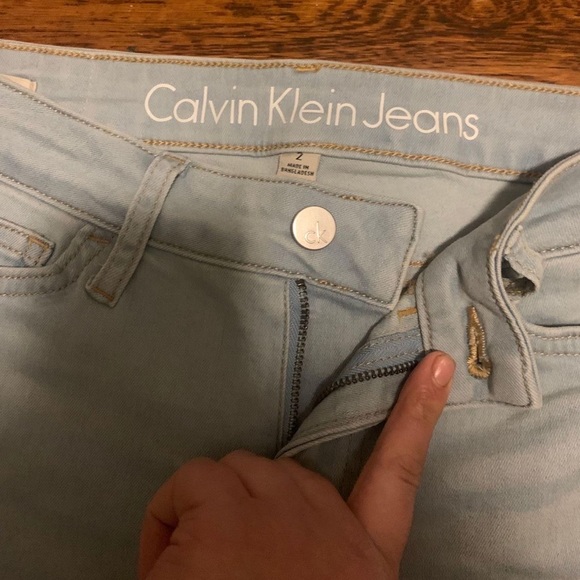 Calvin klein light wash skinny jeans - Picture 2 of 3